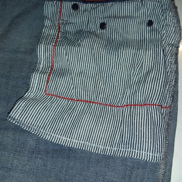 Tommy Hilfiger Knee length jeans short. Size 10 - Picture 5 of 7